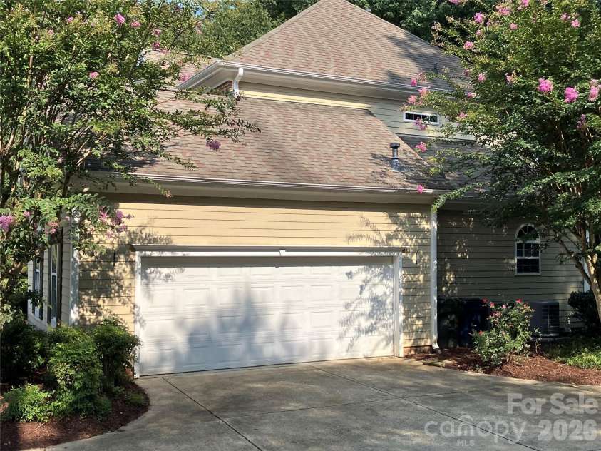 20605 Autumn Breeze Court, Cornelius, NC 28031.  MLS# CAR4412886, YatesRealty ID 44649. 