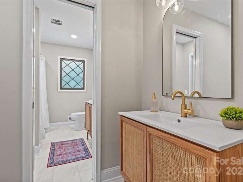 124 Lakeway Drive, Cheraw, SC 29520.  MLS# CAR4149108, YatesRealty ID 4465. 