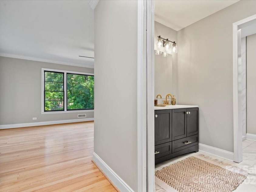 124 Lakeway Drive, Cheraw, SC 29520.  MLS# CAR4149108, YatesRealty ID 4465. 