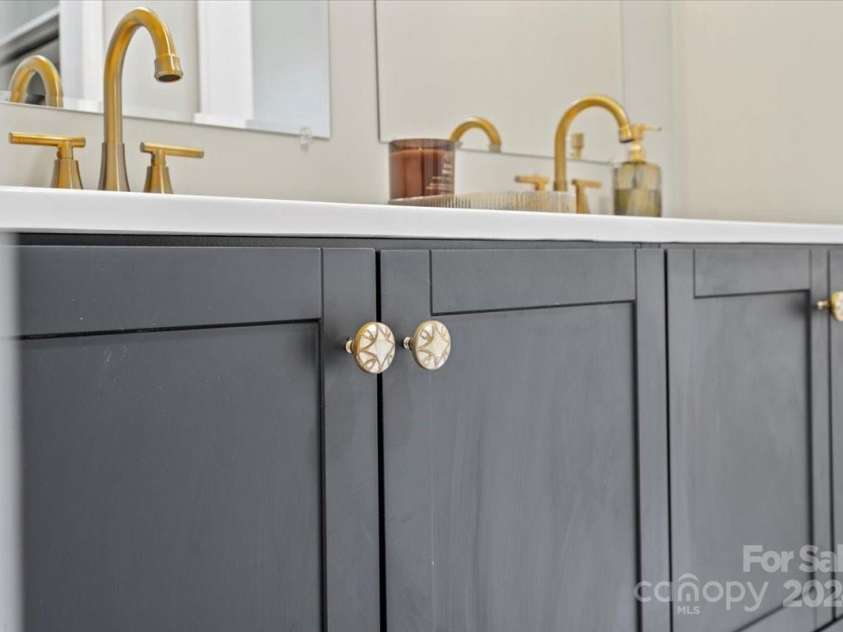 124 Lakeway Drive, Cheraw, SC 29520.  MLS# CAR4149108, YatesRealty ID 4465. 