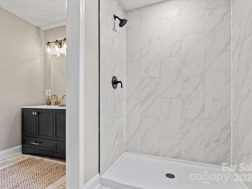 124 Lakeway Drive, Cheraw, SC 29520.  MLS# CAR4149108, YatesRealty ID 4465. 