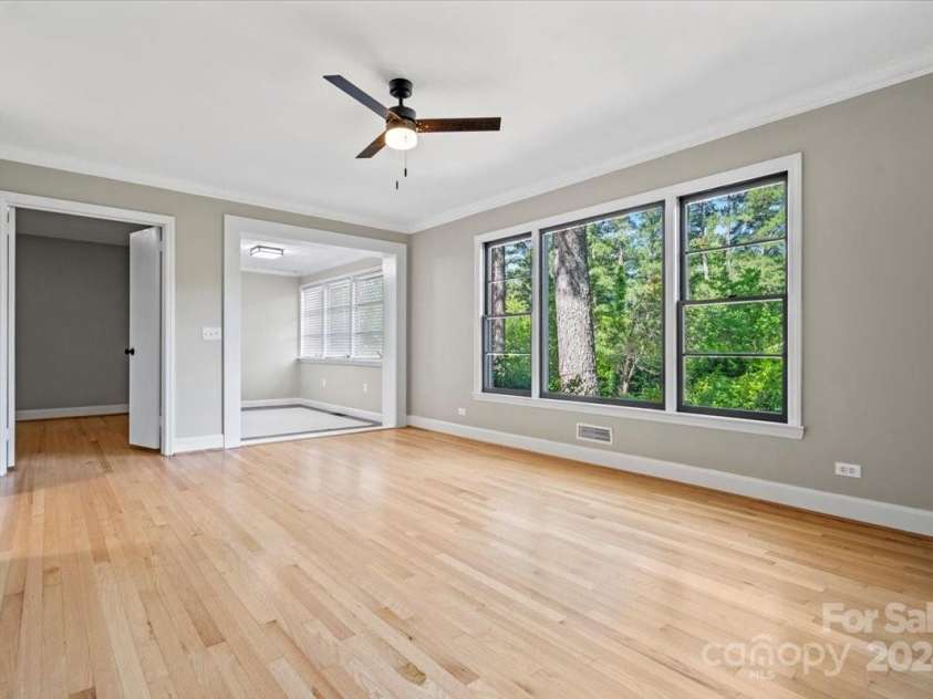 124 Lakeway Drive, Cheraw, SC 29520.  MLS# CAR4149108, YatesRealty ID 4465. 