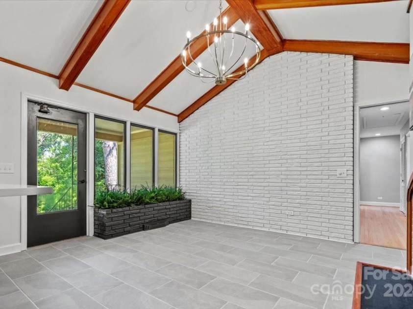 124 Lakeway Drive, Cheraw, SC 29520.  MLS# CAR4149108, YatesRealty ID 4465. 