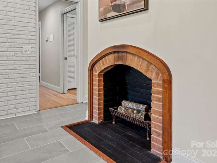 124 Lakeway Drive, Cheraw, SC 29520.  MLS# CAR4149108, YatesRealty ID 4465. 