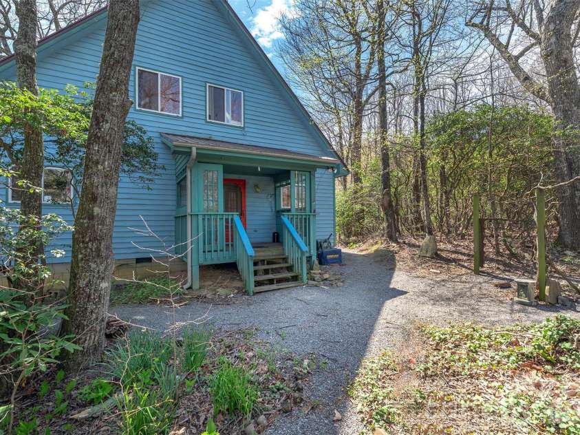 195 Prospectors Trail, Black Mountain, NC 28711.  MLS# CAR4352743, YatesRealty ID 4465. 