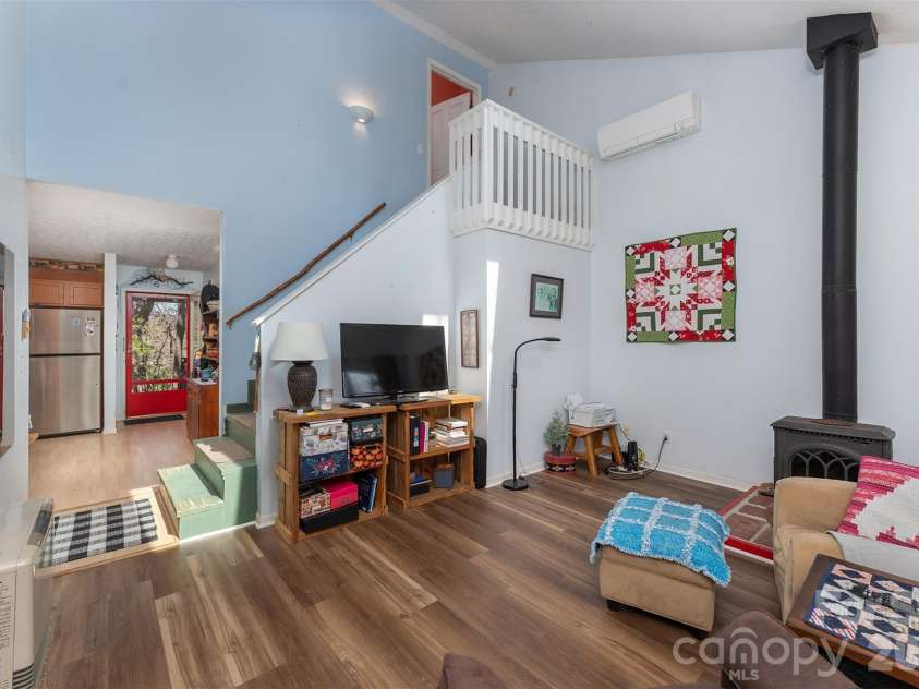 195 Prospectors Trail, Black Mountain, NC 28711.  MLS# CAR4352743, YatesRealty ID 4465. 