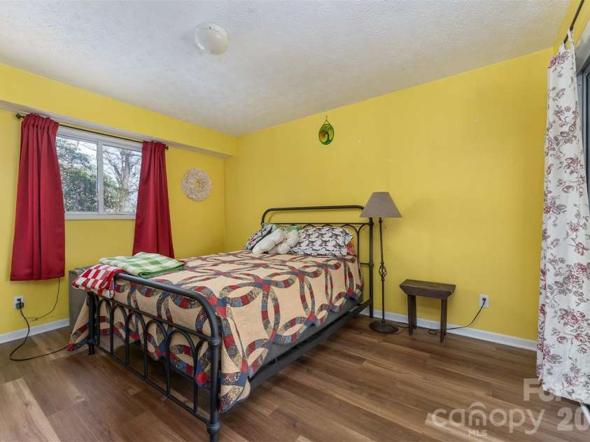 195 Prospectors Trail, Black Mountain, NC 28711.  MLS# CAR4352743, YatesRealty ID 4465. 