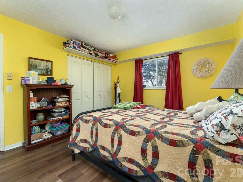 195 Prospectors Trail, Black Mountain, NC 28711.  MLS# CAR4352743, YatesRealty ID 4465. 