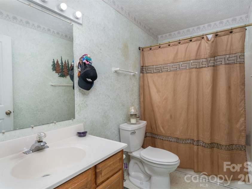 195 Prospectors Trail, Black Mountain, NC 28711.  MLS# CAR4352743, YatesRealty ID 4465. 