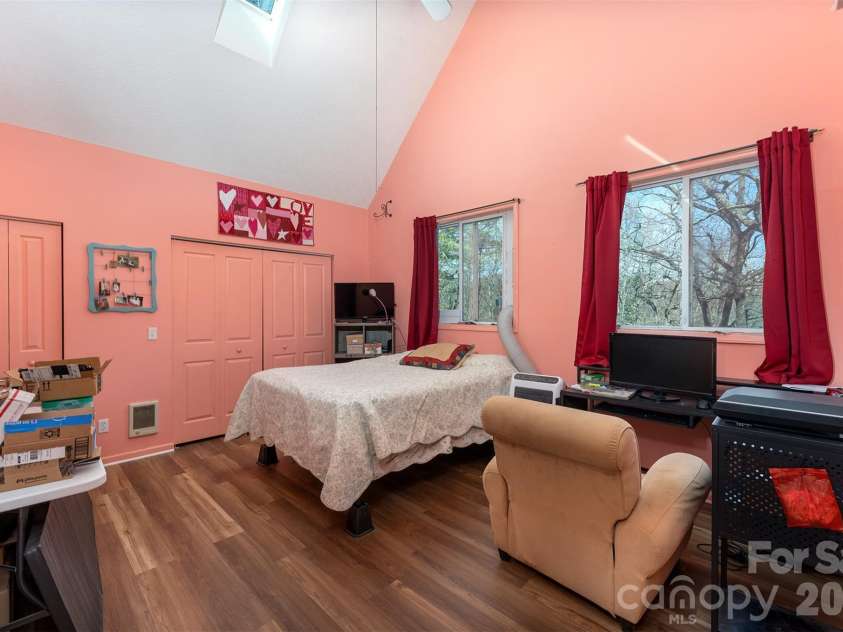 195 Prospectors Trail, Black Mountain, NC 28711.  MLS# CAR4352743, YatesRealty ID 4465. 
