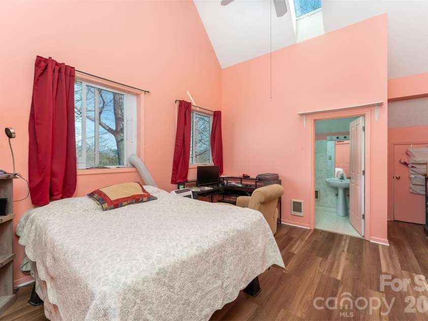 195 Prospectors Trail, Black Mountain, NC 28711.  MLS# CAR4352743, YatesRealty ID 4465. 