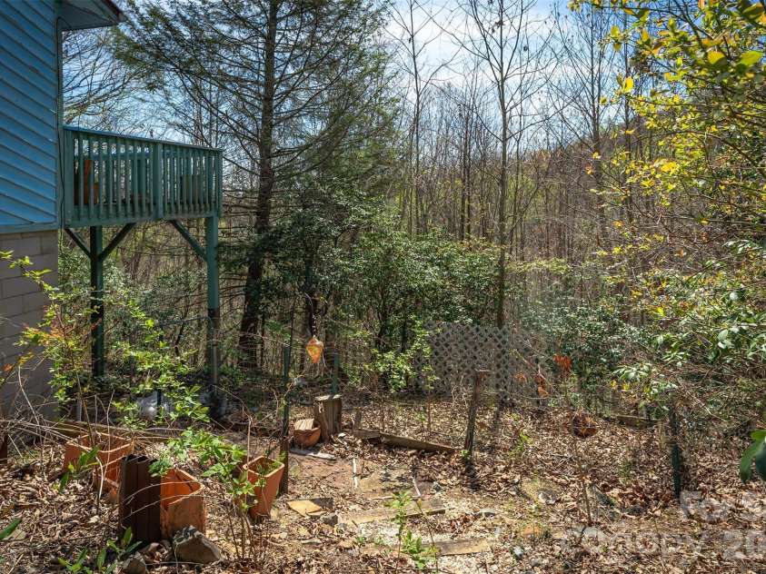 195 Prospectors Trail, Black Mountain, NC 28711.  MLS# CAR4352743, YatesRealty ID 4465. 