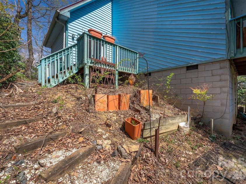 195 Prospectors Trail, Black Mountain, NC 28711.  MLS# CAR4352743, YatesRealty ID 4465. 