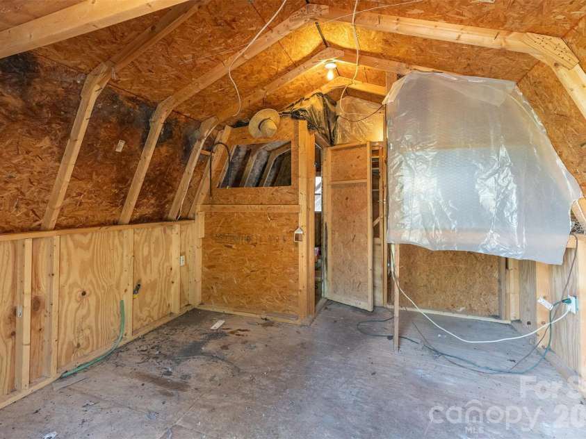 195 Prospectors Trail, Black Mountain, NC 28711.  MLS# CAR4352743, YatesRealty ID 4465. 