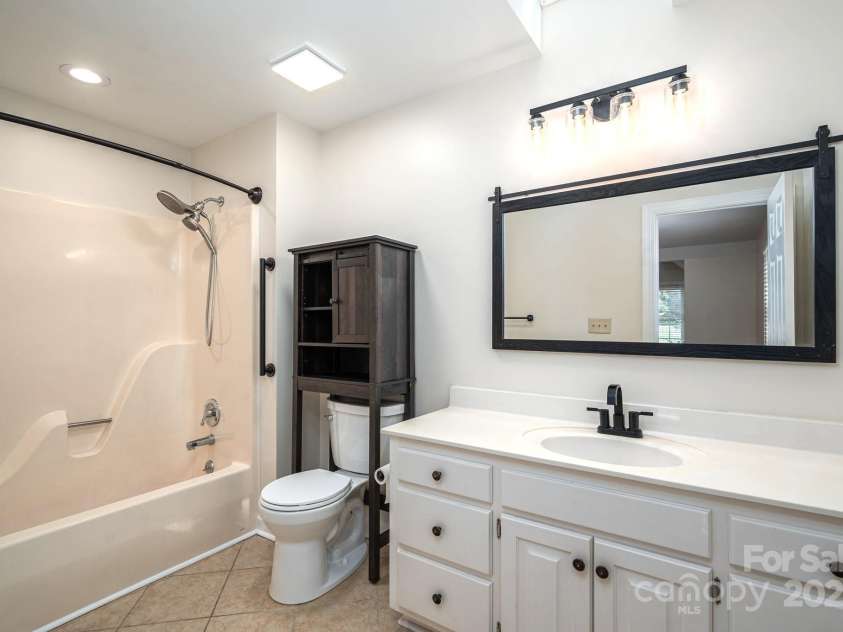 3232 Su San Farms Road, Gastonia, NC 28056.  MLS# CAR4302414, YatesRealty ID 4465. 