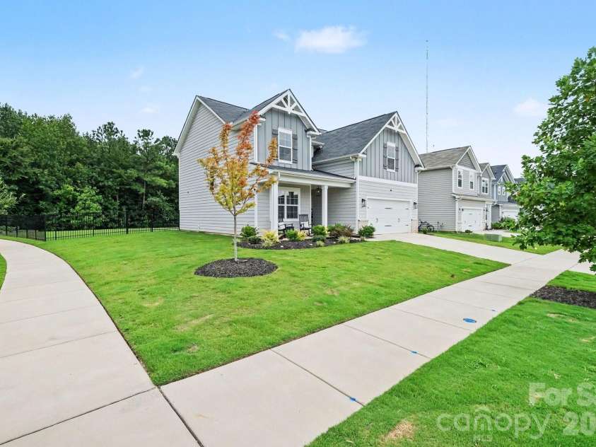 5005 Painswick Place, Charlotte, NC 28215.  MLS# CAR4413635, YatesRealty ID 44650. 