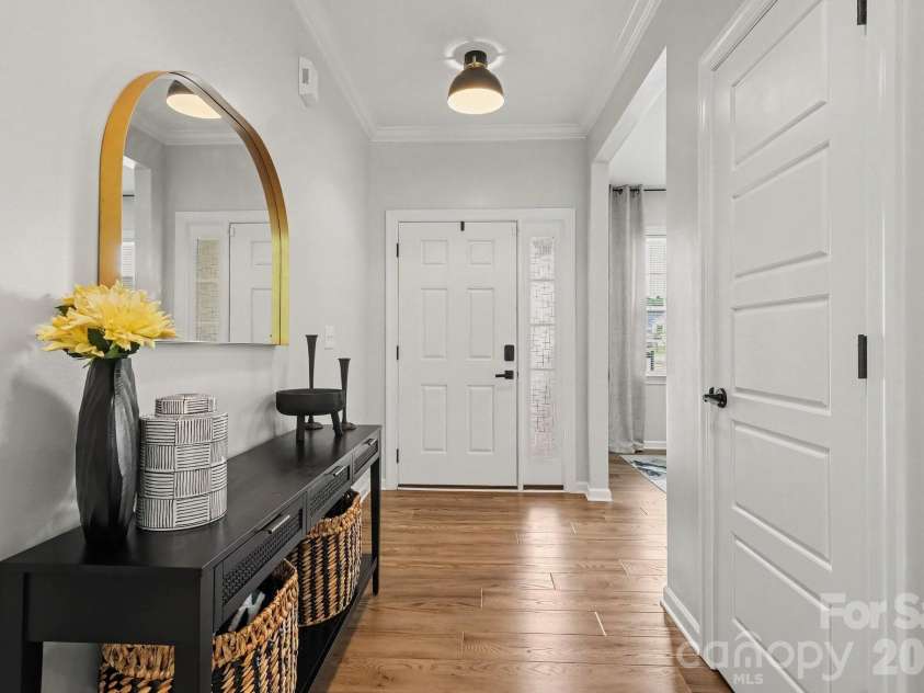5005 Painswick Place, Charlotte, NC 28215.  MLS# CAR4413635, YatesRealty ID 44650. 