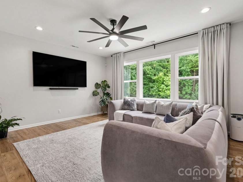 5005 Painswick Place, Charlotte, NC 28215.  MLS# CAR4413635, YatesRealty ID 44650. 