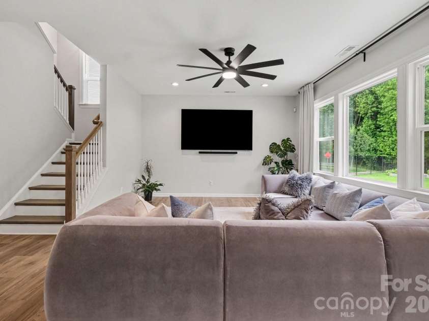 5005 Painswick Place, Charlotte, NC 28215.  MLS# CAR4413635, YatesRealty ID 44650. 