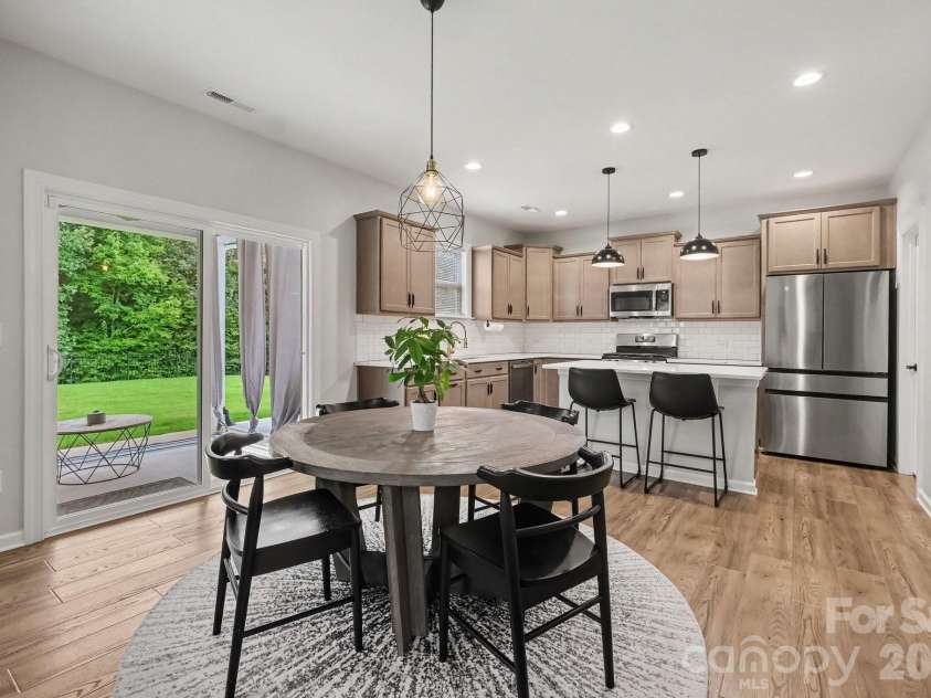 5005 Painswick Place, Charlotte, NC 28215.  MLS# CAR4413635, YatesRealty ID 44650. 