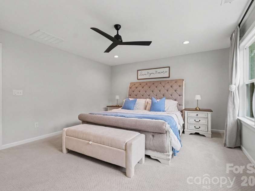 5005 Painswick Place, Charlotte, NC 28215.  MLS# CAR4413635, YatesRealty ID 44650. 