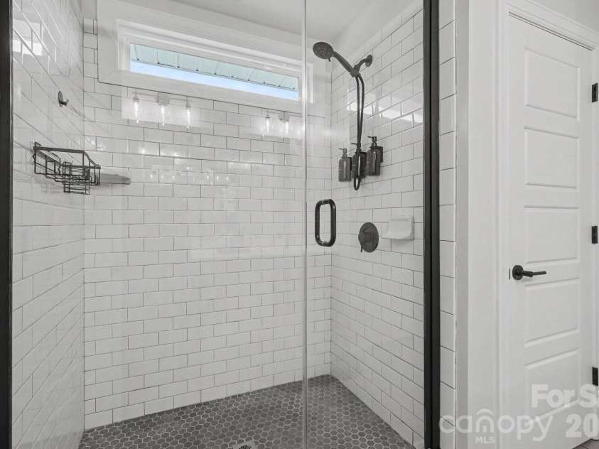 5005 Painswick Place, Charlotte, NC 28215.  MLS# CAR4413635, YatesRealty ID 44650. 
