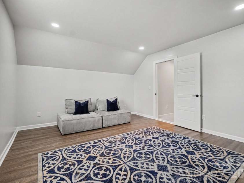 5005 Painswick Place, Charlotte, NC 28215.  MLS# CAR4413635, YatesRealty ID 44650. 