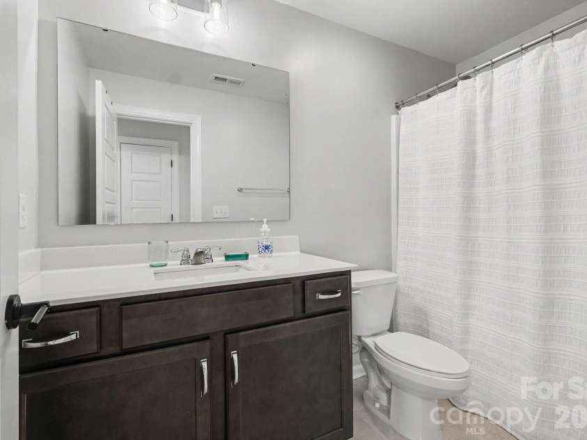 5005 Painswick Place, Charlotte, NC 28215.  MLS# CAR4413635, YatesRealty ID 44650. 