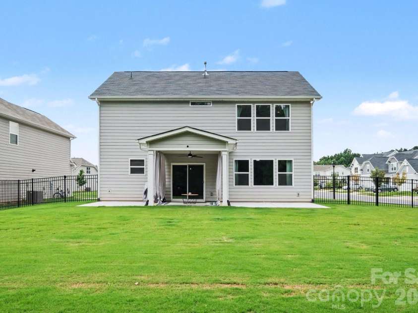 5005 Painswick Place, Charlotte, NC 28215.  MLS# CAR4413635, YatesRealty ID 44650. 