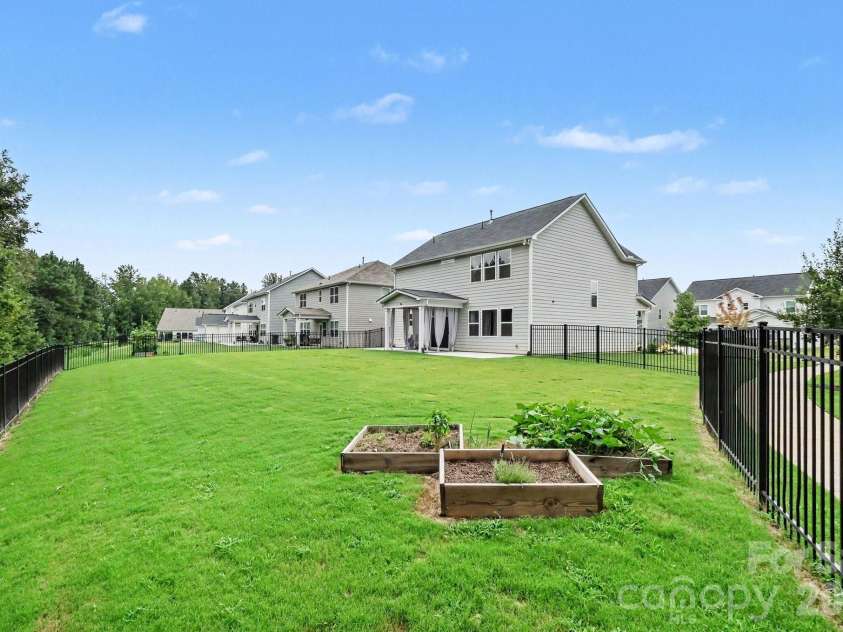 5005 Painswick Place, Charlotte, NC 28215.  MLS# CAR4413635, YatesRealty ID 44650. 