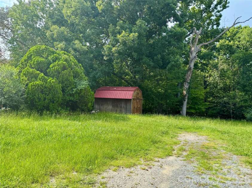 430 Russell Road, Polkton, NC 28135.  MLS# CAR4414849, YatesRealty ID 44651. 
