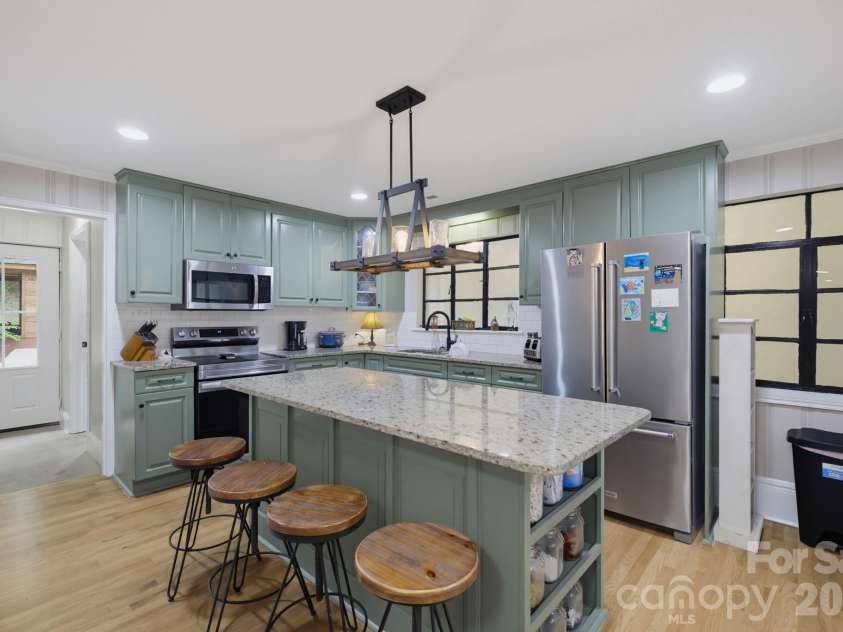 2197 Blackberry Road, Thomasville, NC 27360.  MLS# CAR4415023, YatesRealty ID 44653. 