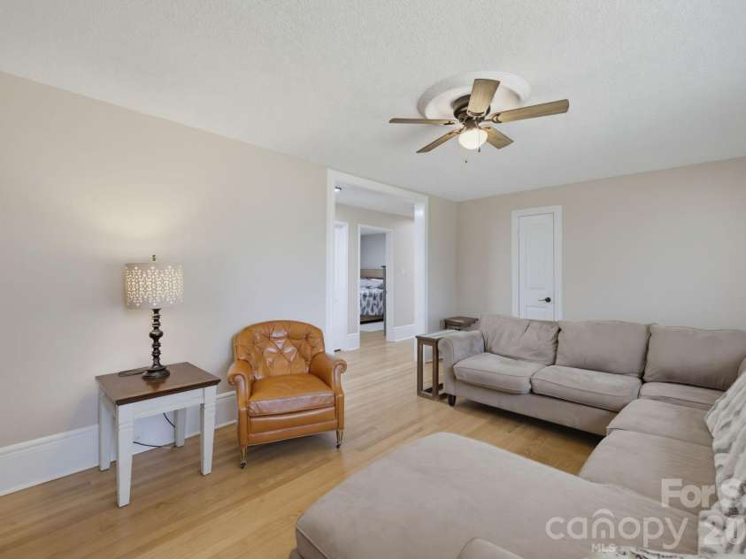 2197 Blackberry Road, Thomasville, NC 27360.  MLS# CAR4415023, YatesRealty ID 44653. 