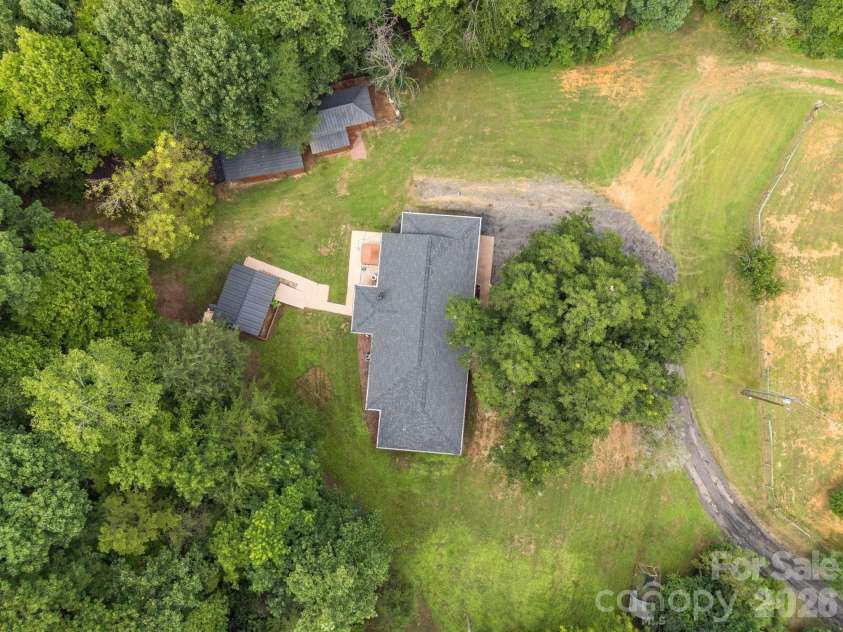 2197 Blackberry Road, Thomasville, NC 27360.  MLS# CAR4415023, YatesRealty ID 44653. 