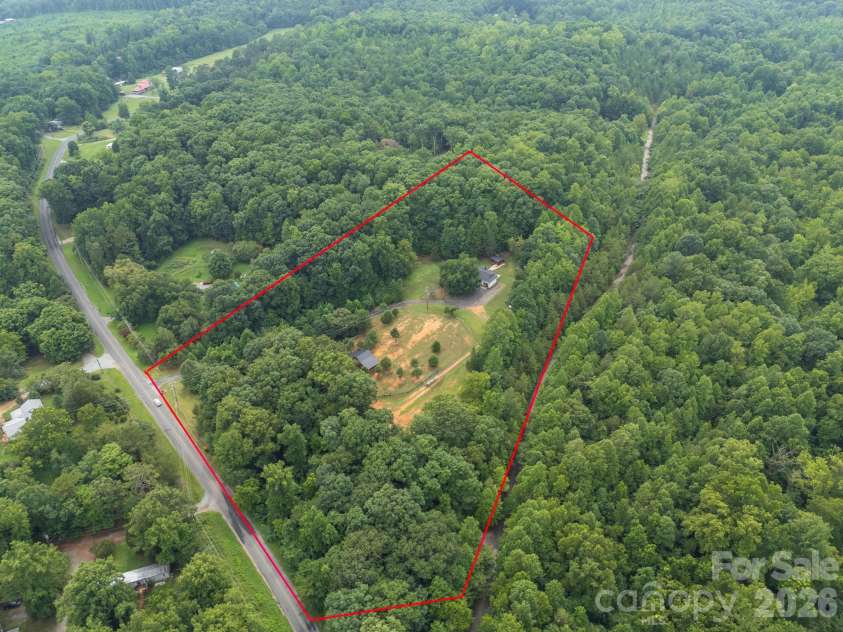 2197 Blackberry Road, Thomasville, NC 27360.  MLS# CAR4415023, YatesRealty ID 44653. 