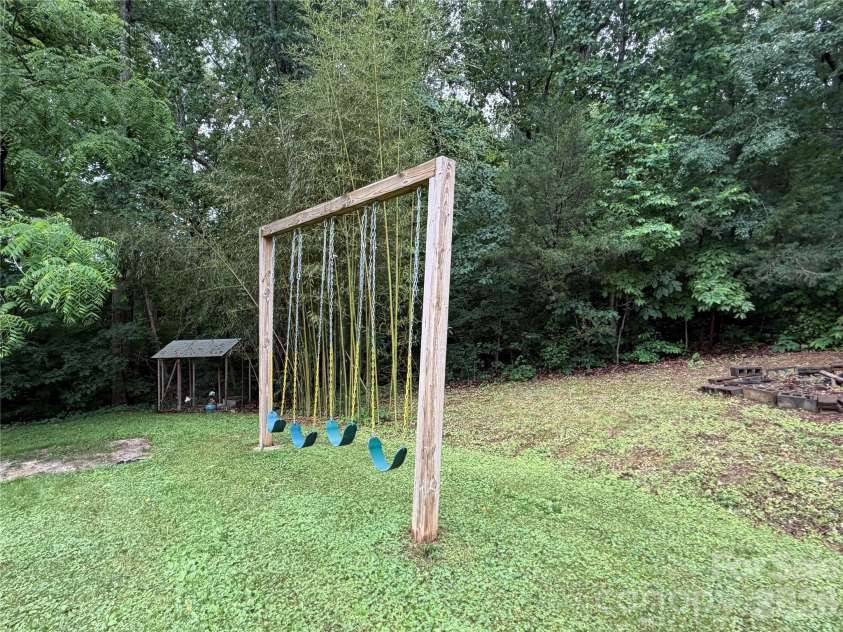 2197 Blackberry Road, Thomasville, NC 27360.  MLS# CAR4415023, YatesRealty ID 44653. 