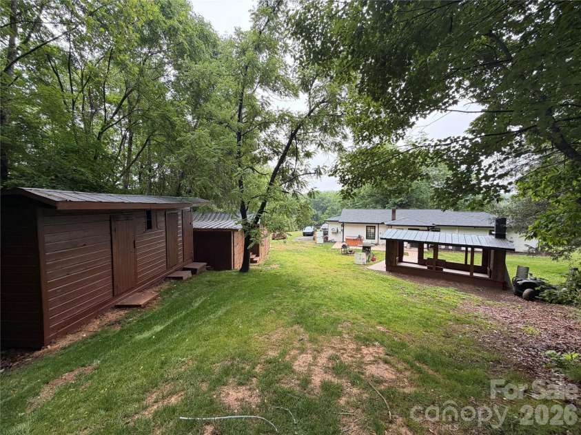 2197 Blackberry Road, Thomasville, NC 27360.  MLS# CAR4415023, YatesRealty ID 44653. 