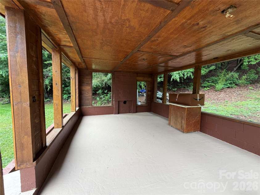 2197 Blackberry Road, Thomasville, NC 27360.  MLS# CAR4415023, YatesRealty ID 44653. 