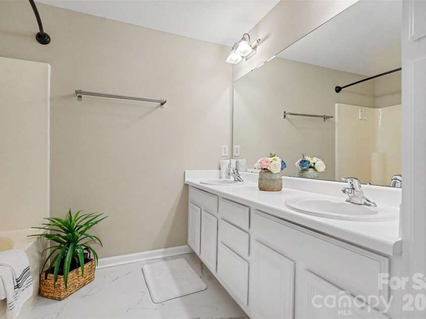 3955 Picasso Court, Charlotte, NC 28205.  MLS# CAR4404452, YatesRealty ID 44654. 