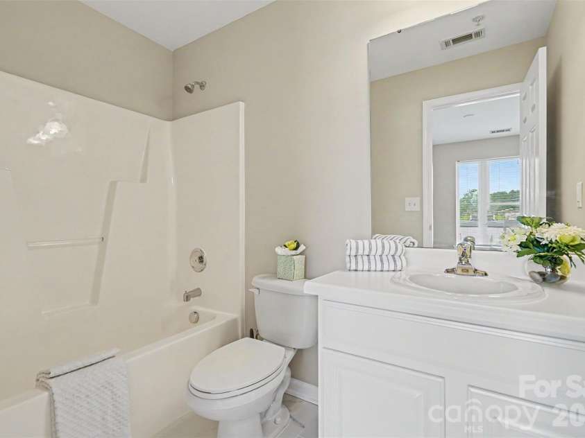 3955 Picasso Court, Charlotte, NC 28205.  MLS# CAR4404452, YatesRealty ID 44654. 