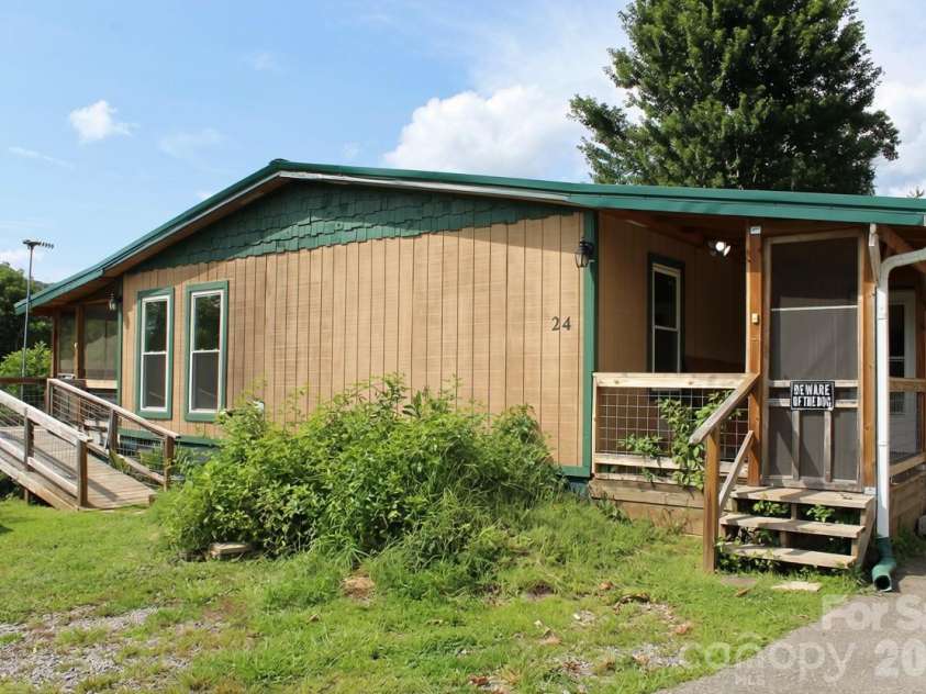 24 Karis Lane, Clyde, NC 28721.  MLS# CAR4414971, YatesRealty ID 44655. 