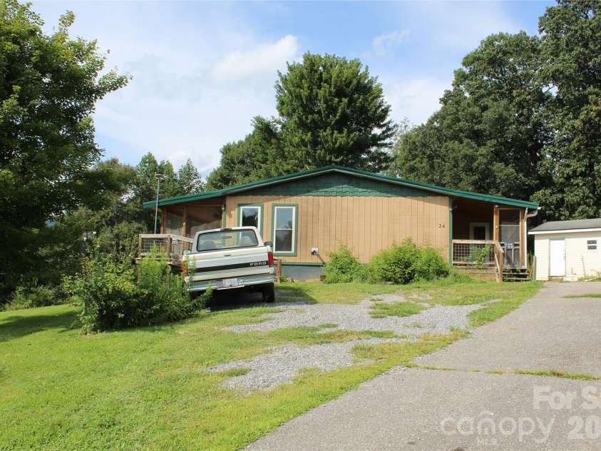 24 Karis Lane, Clyde, NC 28721.  MLS# CAR4414971, YatesRealty ID 44655. 