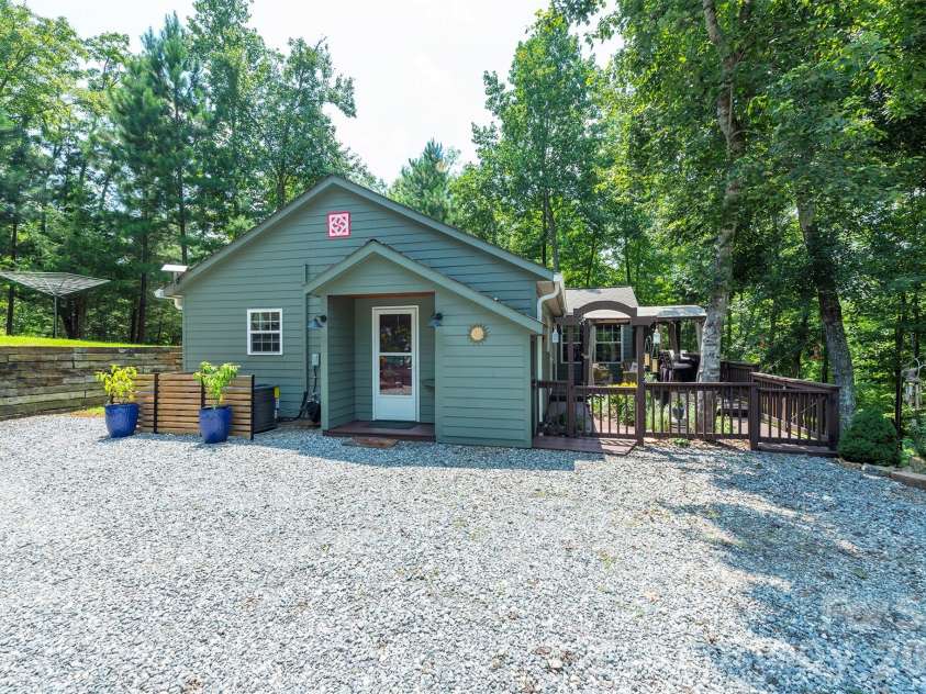 4895 Hudlow Road, Union Mills, NC 28167.  MLS# CAR4414979, YatesRealty ID 44656. Front view of Cabin