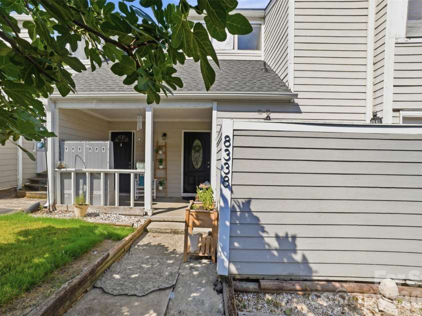 8338 Cricket Lake Drive, Charlotte, NC 28277.  MLS# CAR4401022, YatesRealty ID 44658. 