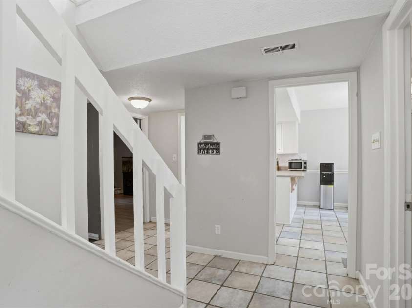 8338 Cricket Lake Drive, Charlotte, NC 28277.  MLS# CAR4401022, YatesRealty ID 44658. 