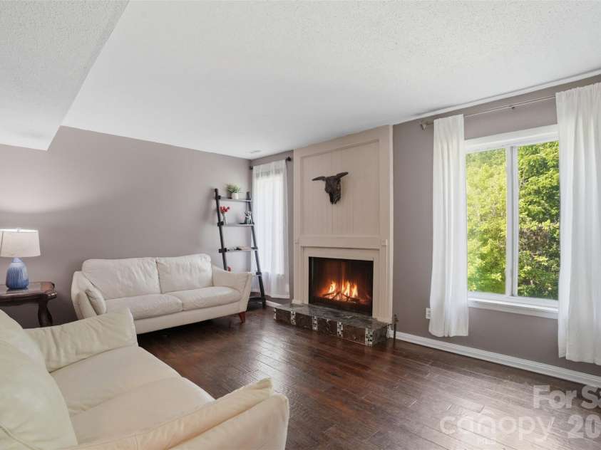8338 Cricket Lake Drive, Charlotte, NC 28277.  MLS# CAR4401022, YatesRealty ID 44658. 