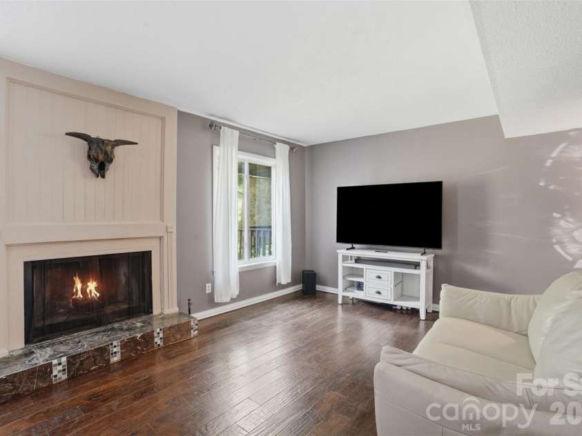 8338 Cricket Lake Drive, Charlotte, NC 28277.  MLS# CAR4401022, YatesRealty ID 44658. 