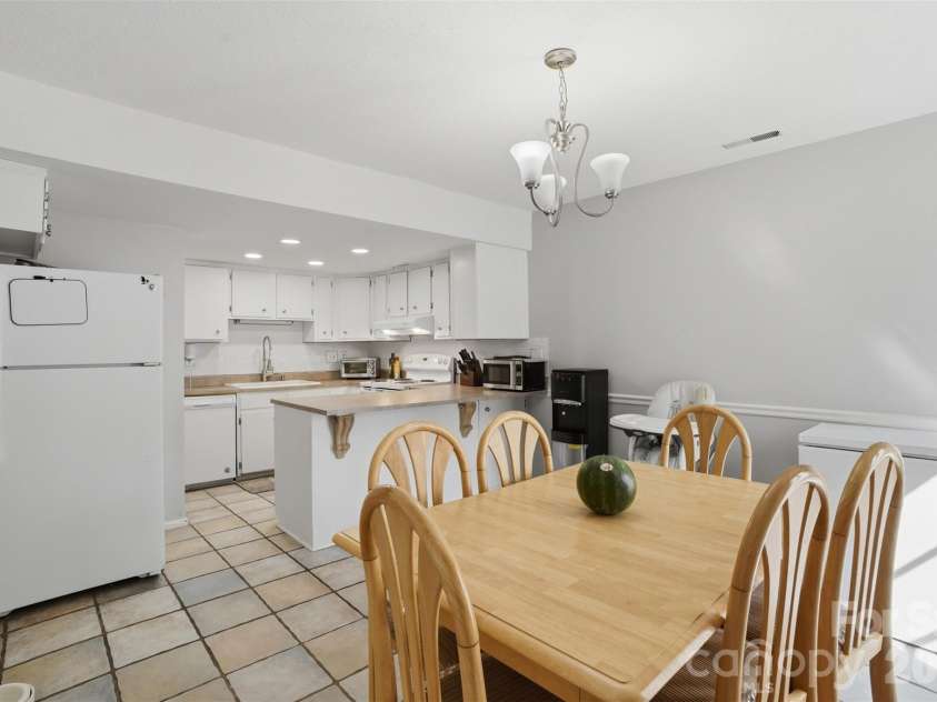 8338 Cricket Lake Drive, Charlotte, NC 28277.  MLS# CAR4401022, YatesRealty ID 44658. 