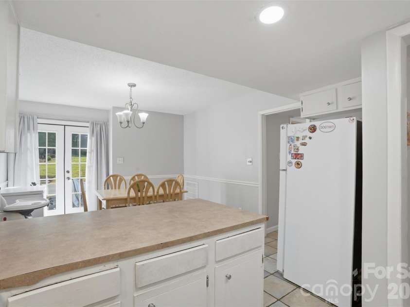 8338 Cricket Lake Drive, Charlotte, NC 28277.  MLS# CAR4401022, YatesRealty ID 44658. 