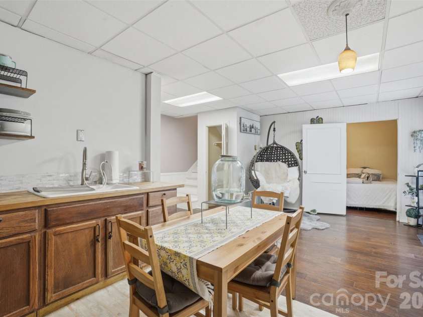 8338 Cricket Lake Drive, Charlotte, NC 28277.  MLS# CAR4401022, YatesRealty ID 44658. 